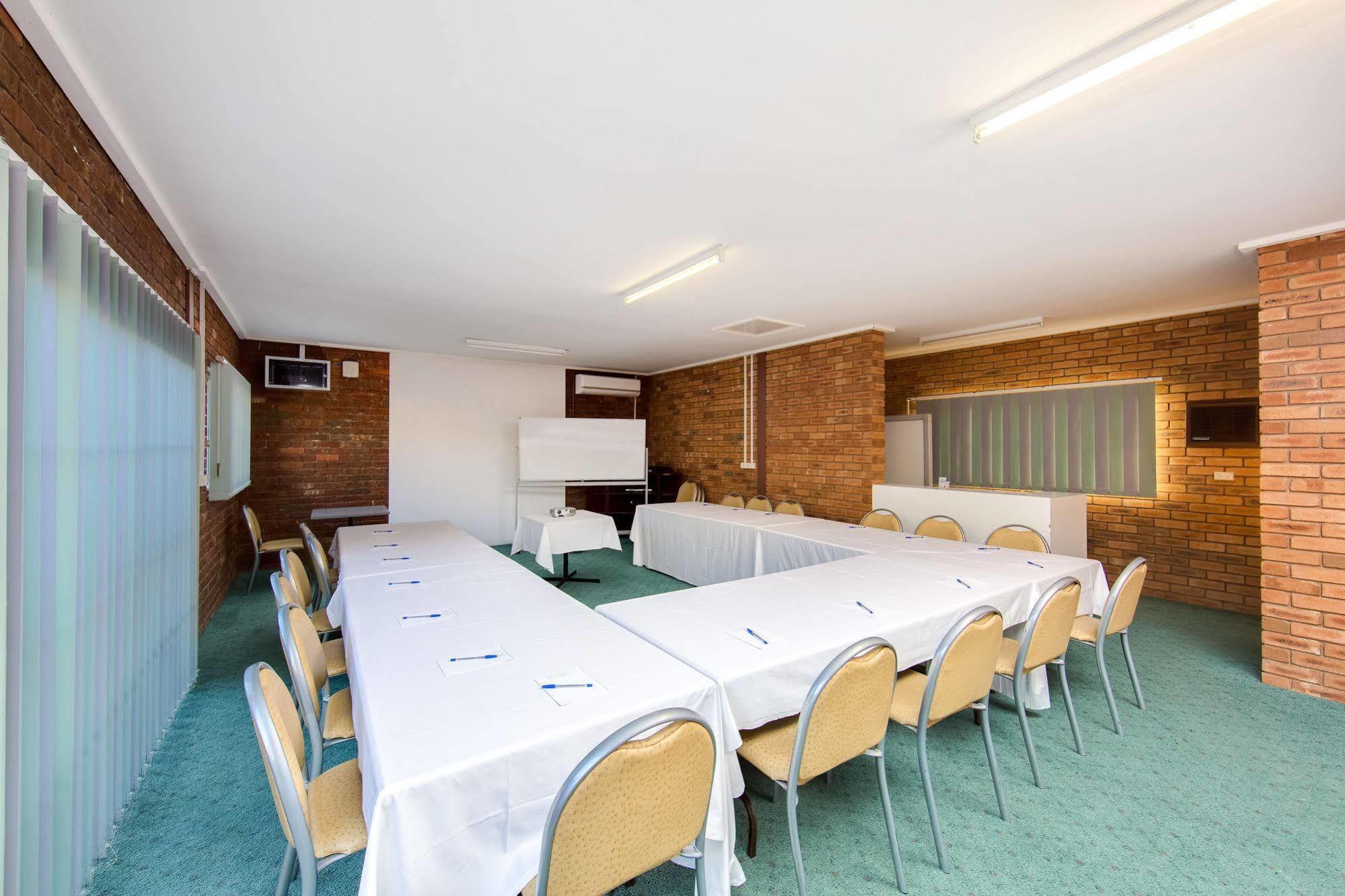 Thurgoona Country Club Resort Bagian luar foto