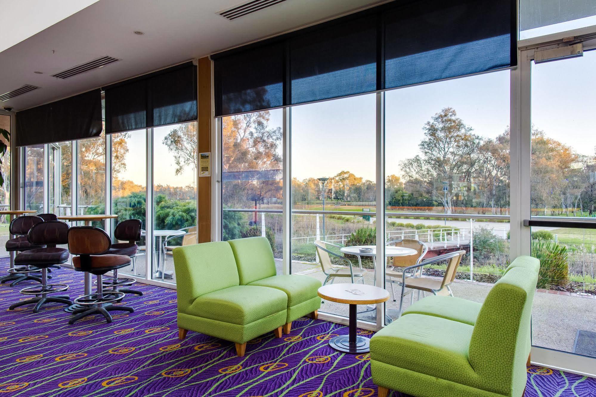Thurgoona Country Club Resort Bagian luar foto